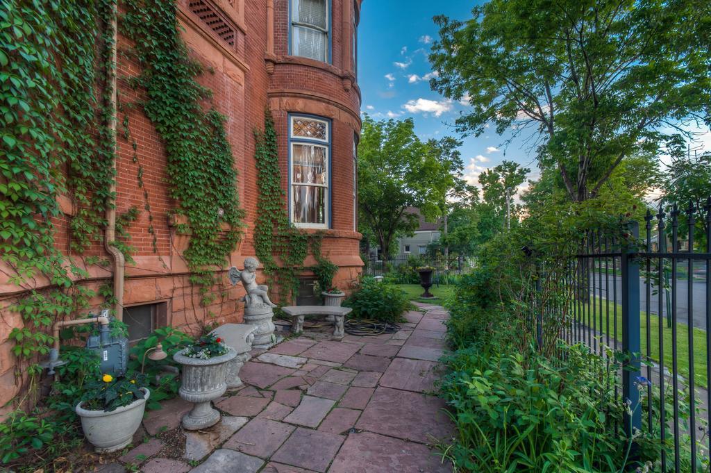 Bed and breakfast Lumber Baron Inn&gardens